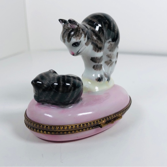 Limoges Trinket Box - Rochard Limoges Porcelain Cat Kitten and Spilt Milk Box - Picture 4 of 13